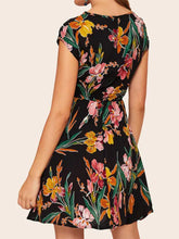 Load image into Gallery viewer, Printed V-neck Short-sleeved Chiffon Dress