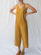 Load image into Gallery viewer, Women V-neck Sleeveless Loose Linen Jumpsuit