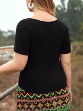 Load image into Gallery viewer, Plus Size Keyhole Neck Twist Front Tee