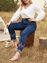 Load image into Gallery viewer, Plus Size Tribal Embroidery Raw Hem Jeans Without Belted Pants