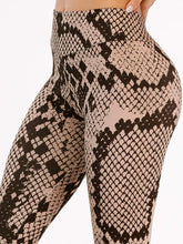 Load image into Gallery viewer, Leopard Sports Yoga Leggings