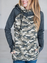 Load image into Gallery viewer, Camouflage Printed Pocket Sweatshirt