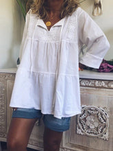 Load image into Gallery viewer, Cotton and linen long-sleeved casual T-shirt