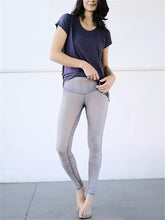Load image into Gallery viewer, Fashion Intensive Fish Scale Print Tight Yoga Pants