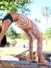 Load image into Gallery viewer, Retro Striped Printed Skinny Yoga Pants
